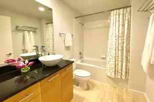 240 E Illinois St, Chicago, IL 60611 - Photo 25