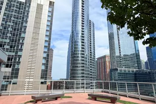 240 E Illinois St, Chicago, IL 60611 - Photo 33
