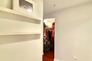 240 E Illinois St, Chicago, IL 60611 - Photo 13