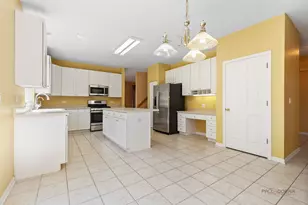 1713 Nathan Ln, Libertyville, IL 60048 - Photo 9