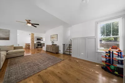 8423 Greenview Avenue, Brookfield, IL 60513 - Photo 9