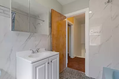 6515 N Maplewood Avenue, Chicago, IL 60645 - Photo 19