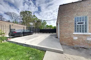10215 S Charles St, Chicago, IL 60643 - Photo 7
