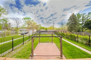 10215 S Charles St, Chicago, IL 60643 - Photo 5