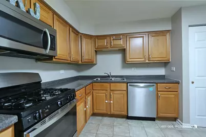 224 E Bailey Road #J, Naperville, IL 60565 - Photo 5