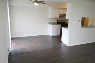 203 Teak Ln, Streamwood, IL 60107 - Photo 5