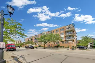 135 S York St, Elmhurst, IL 60126 - Photo 3
