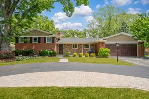 617 S Glendale Ln, Mount Prospect, IL 60056 - Photo 1
