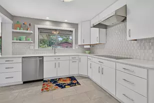 601 Marion Ave, Saint Charles, IL 60174 - Photo 7