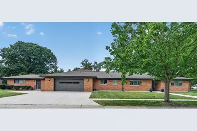 601 Marion Avenue, Saint Charles, IL 60174 - Photo 1