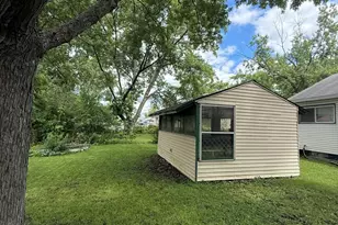 427 E Birch Dr, Glenwood, IL 60425 - Photo 5