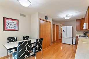 17 Garden Crescent Ct, Elgin, IL 60123 - Photo 7