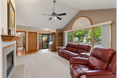 17 Garden Crescent Court #17, Elgin, IL 60123 - Photo 3