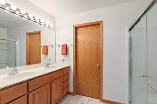 17 Garden Crescent Ct, Elgin, IL 60123 - Photo 11