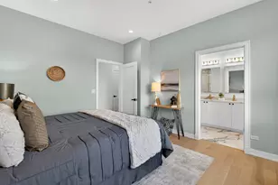 1347 W Grand Ave, Chicago, IL 60642 - Photo 13