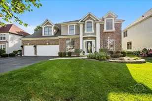 719 Chasewood Dr, South Elgin, IL 60177 - Photo 1
