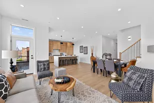 1347 W Grand Ave, Chicago, IL 60642 - Photo 5