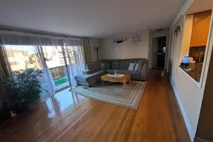 9421 S Roberts Rd, Hickory Hills, IL 60457 - Photo 7