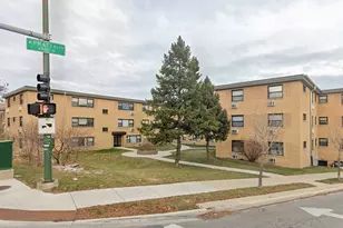 6807 N Ridge Blvd, Chicago, IL 60645 - Photo 1