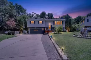 1821 Middlebury Rd, Freeport, IL 61032 - Photo 3