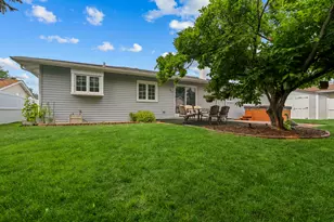 575 Gateshead N Ave, Elk Grove Village, IL 60007 - Photo 25