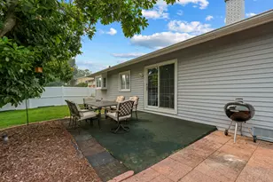 575 Gateshead N Ave, Elk Grove Village, IL 60007 - Photo 27