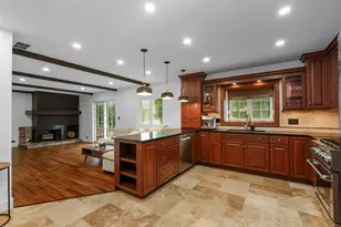 575 Gateshead N Ave, Elk Grove Village, IL 60007 - Photo 11