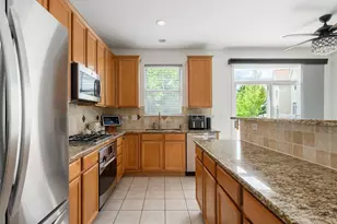 5566 Cloverdale Rd, Hanover Park, IL 60133 - Photo 9