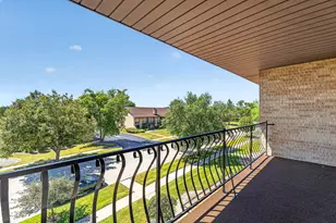 16107 Eagle Ridge Dr, Tinley Park, IL 60477 - Photo 3