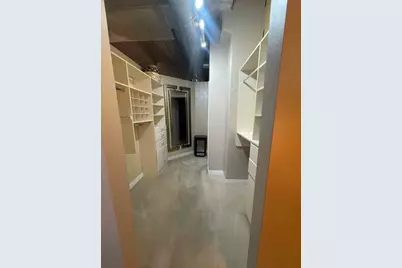 811 W 15th Place #303, Chicago, IL 60608 - Photo 11