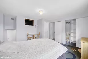 9045 Emerson Dr, Des Plaines, IL 60016 - Photo 15