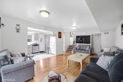 9045 Emerson Drive, Des Plaines, IL 60016 - Photo 7