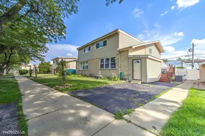 9045 Emerson Drive, Des Plaines, IL 60016 - Photo 1