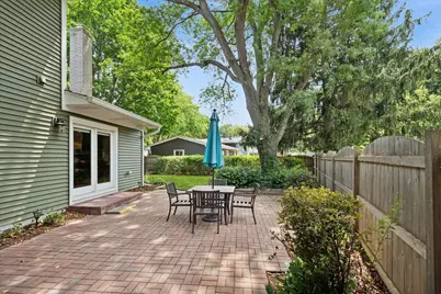 619 Dawes Street, Libertyville, IL 60048 - Photo 19