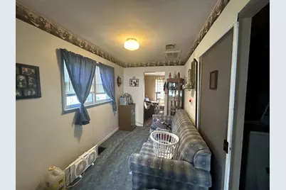 127 Holland Court, Creve Coeur, IL 61610 - Photo 3