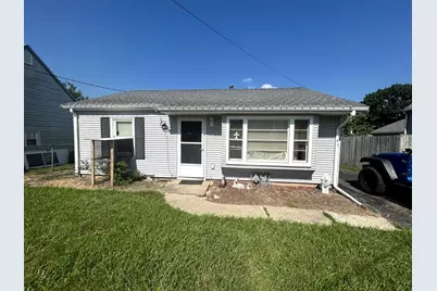 127 Holland Court, Creve Coeur, IL 61610 - Photo 1