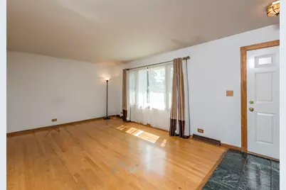 2417 Metropolitan Avenue, Waukegan, IL 60087 - Photo 5