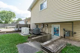 2417 Metropolitan Ave, Waukegan, IL 60087 - Photo 27
