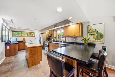 318 N Brookshore Drive, Shorewood, IL 60404 - Photo 5