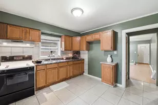 15831 Fisk St, Harvey, IL 60426 - Photo 5