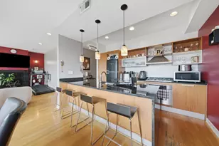 3008 W Addison St, Chicago, IL 60618 - Photo 9