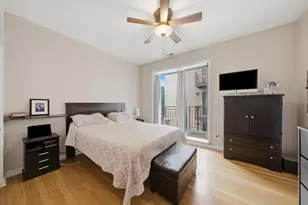 3008 W Addison St, Chicago, IL 60618 - Photo 13