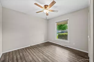 136 Scott Dr, East Dundee, IL 60118 - Photo 17
