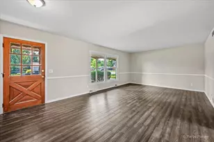 136 Scott Dr, East Dundee, IL 60118 - Photo 3