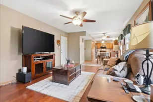 1860 Carl Dr, Round Lake Beach, IL 60073 - Photo 15