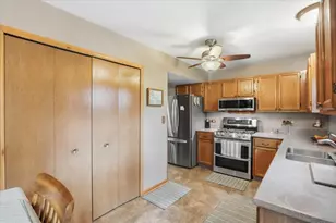 1860 Carl Dr, Round Lake Beach, IL 60073 - Photo 9