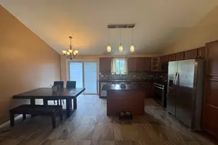 2833 Apple Ave, Waukegan, IL 60085 - Photo 5