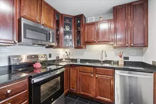 33 W Delaware Pl, Chicago, IL 60610 - Photo 3