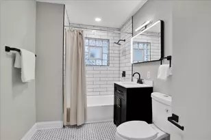 9824 S Escanaba Ave, Chicago, IL 60617 - Photo 21