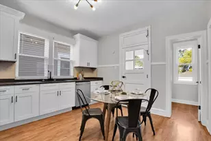 9824 S Escanaba Ave, Chicago, IL 60617 - Photo 13